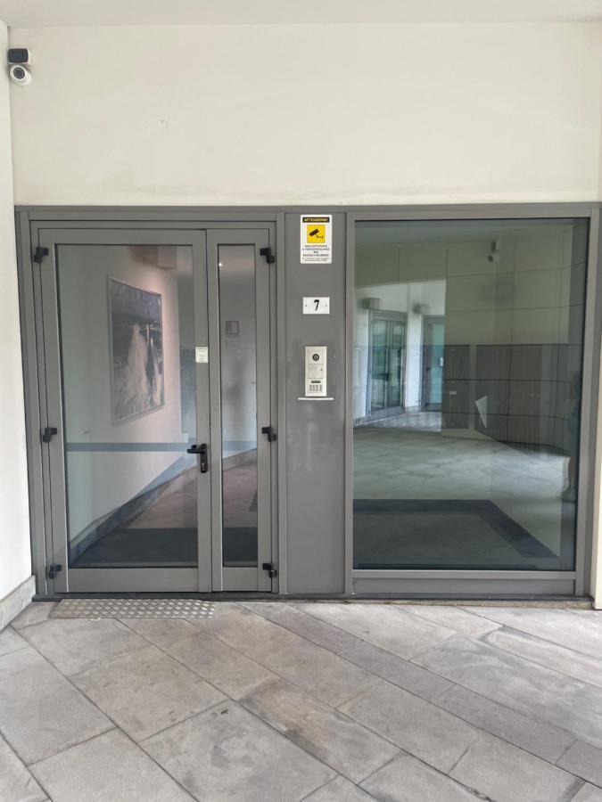 Ferienwohnung Grande Monolocale Con Parcheggio Interrato Incluso Genua Exterior foto