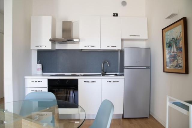 Ferienwohnung Grande Monolocale Con Parcheggio Interrato Incluso Genua Exterior foto
