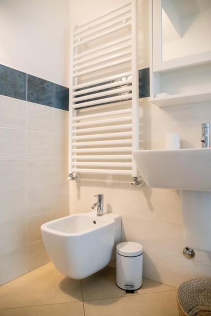 Ferienwohnung Grande Monolocale Con Parcheggio Interrato Incluso Genua Exterior foto